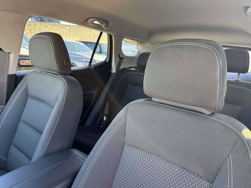 Used 2024 GMC Terrain SLE w/ Driver Convenience Package image 19