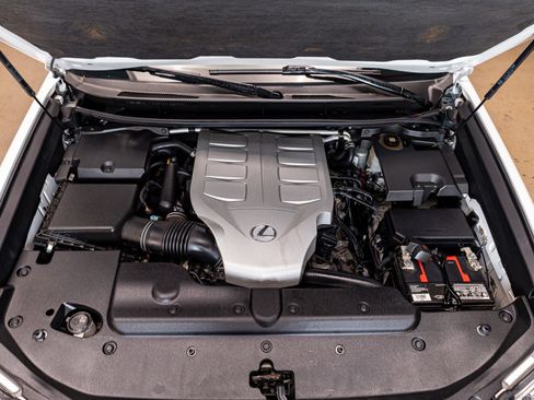 Used 2018 Lexus GX 460 image 32