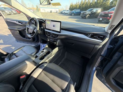 Used 2023 Ford Escape Platinum image 26