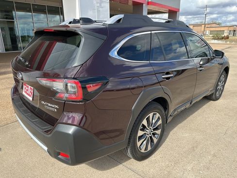 Used 2023 Subaru Outback Touring image 7