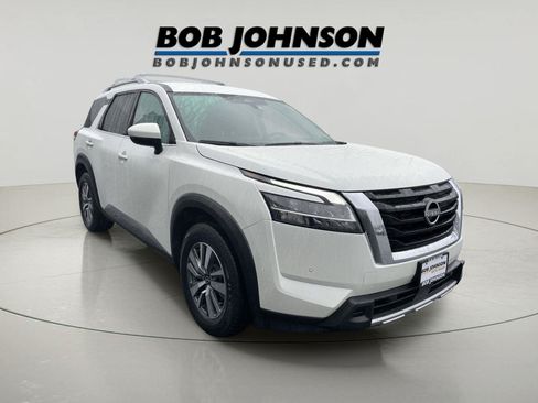 Used 2023 Nissan Pathfinder SL AWD/4WD image 1
