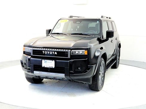 Used 2024 Toyota Land Cruiser image 2