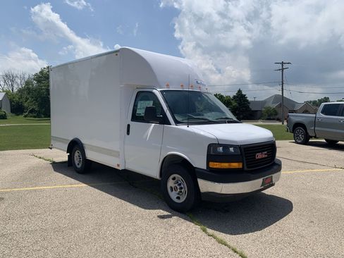 New 2025 GMC Savana 3500 w/ Power Convenience Package RWD image 47