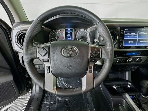 Used 2022 Toyota Tacoma SR5 w/ Technology Package image 15