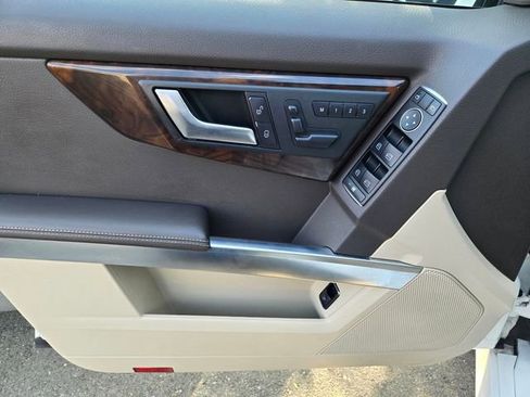 Used 2013 Mercedes-Benz GLK 350 2WD image 16