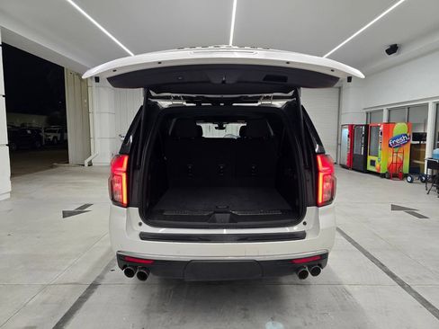 Used 2021 Chevrolet Suburban High Country RWD image 42