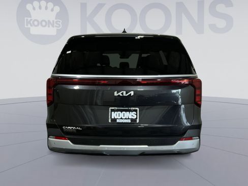 Used 2025 Kia Carnival FWD image 15