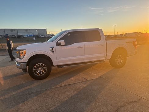 Used 2021 Ford F150 Lariat w/ Tow Technology Package image 6