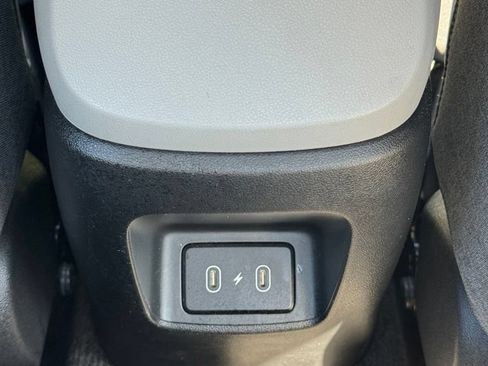 Used 2024 Hyundai Elantra Limited FWD image 15