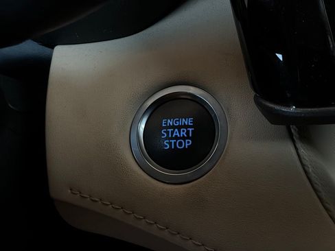 Used 2020 Toyota Highlander Limited FWD image 35