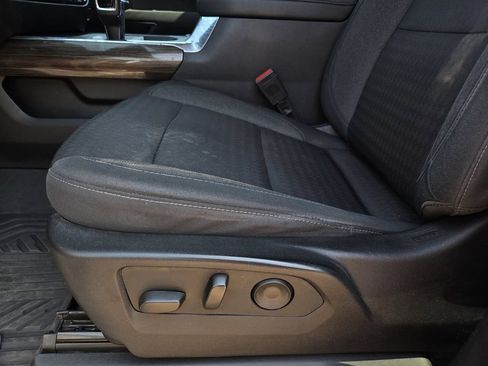 Used 2023 Chevrolet Silverado 1500 LT AWD/4WD image 16