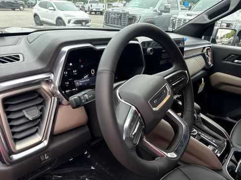 New 2026 GMC Canyon Denali w/ LPO, Denali Black Edition AWD/4WD image 11