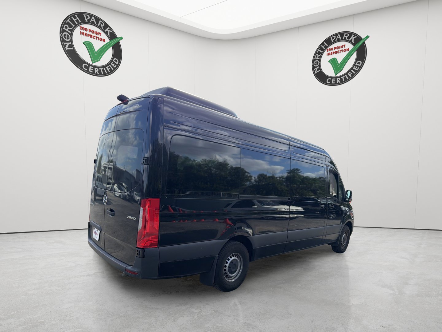 Used 2025 Mercedes-Benz Sprinter 2500 image 5