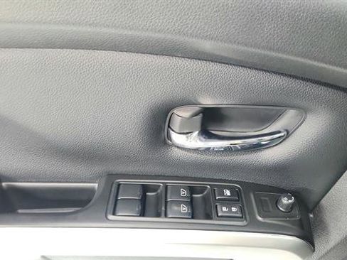 Used 2024 Nissan Titan SV w/ SV Convenience Package image 19