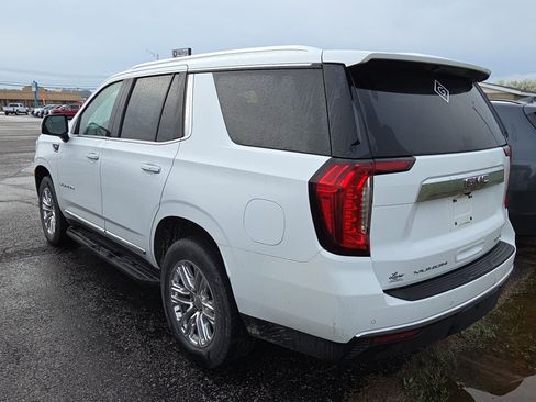 Used 2021 GMC Yukon SLT w/ SLT Luxury Plus Package image 4