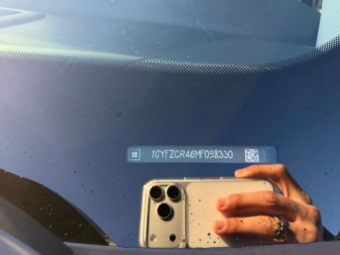 Used 2021 Cadillac XT4 Premium Luxury image 25