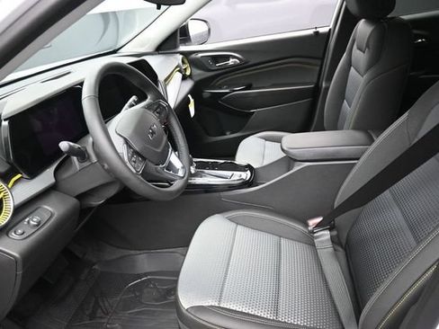 New 2026 Chevrolet Trax LT w/ Driver Confidence Package FWD image 8