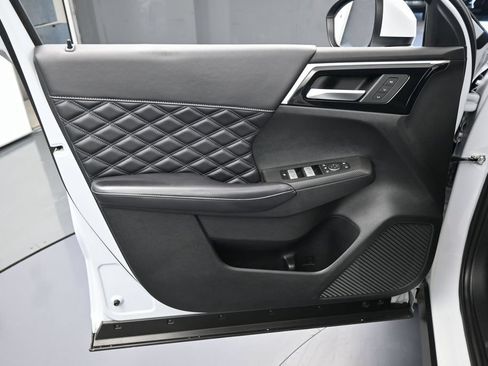 Used 2024 Mitsubishi Outlander SEL FWD image 14