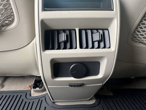 Used 2011 Cadillac SRX Luxury FWD image 18