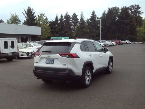 Used 2020 Toyota RAV4 XLE w/ All Weather Liner Package AWD/4WD image 5