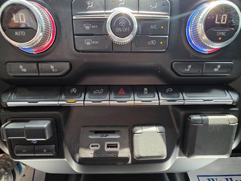 Used 2019 GMC Sierra 1500 SLE w/ SLE Value Package AWD/4WD image 13