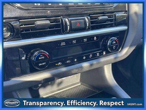 Certified 2025 Nissan Pathfinder SL w/ SL Premium Package image 31