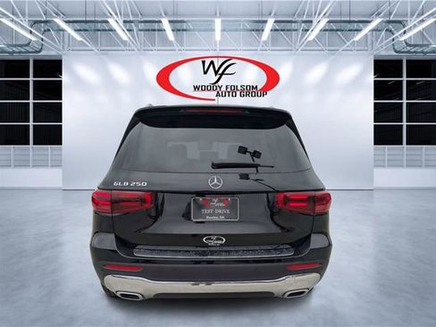 Used 2025 Mercedes-Benz GLB 250 image 4