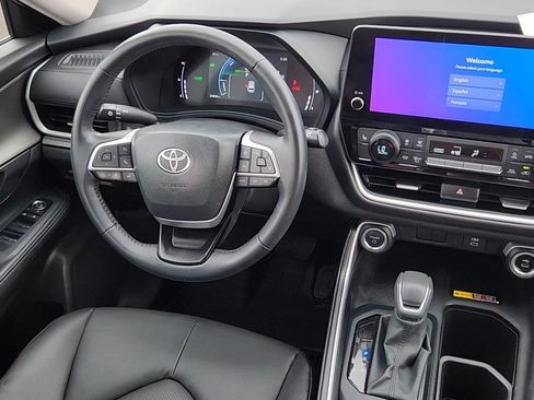 Certified 2025 Toyota Grand Highlander AWD Hybrid image 5