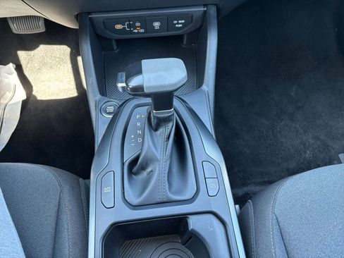 Used 2025 Kia K4 LXS image 42