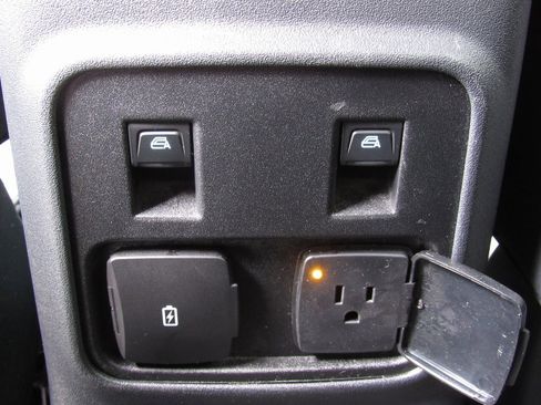 Used 2023 Ford Bronco Wildtrak image 30