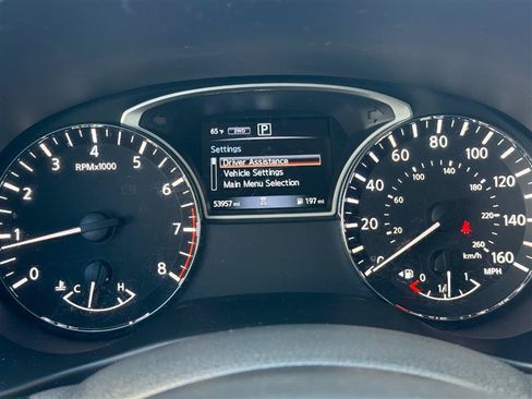 Used 2018 Nissan Pathfinder S AWD/4WD image 31