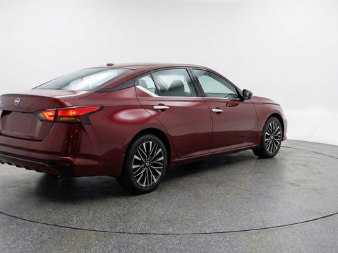 Used 2025 Nissan Altima 2.5 SV image 9