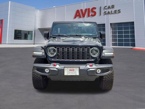 Used 2025 Jeep Wrangler Unlimited Rubicon AWD/4WD image 2