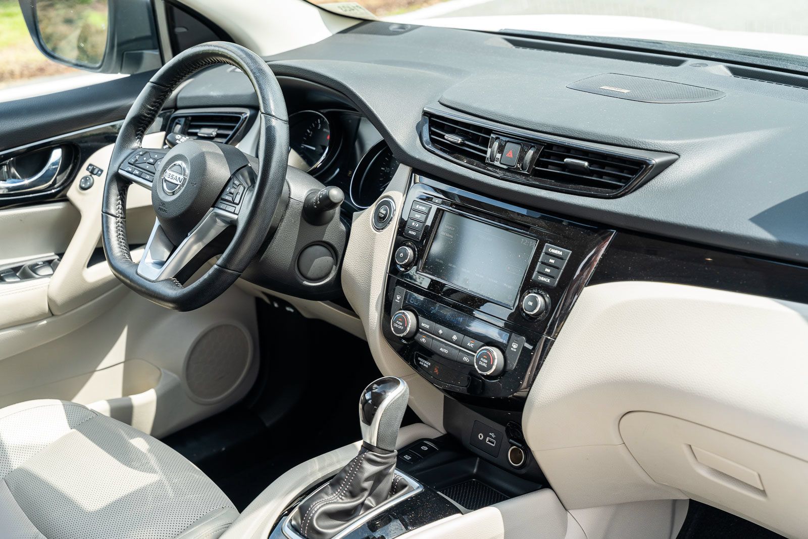 Used 2022 Nissan Rogue Sport SL w/ Premium Package AWD/4WD image 12