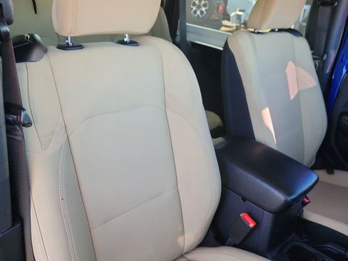 Used 2019 Jeep Wrangler Sport AWD/4WD image 14