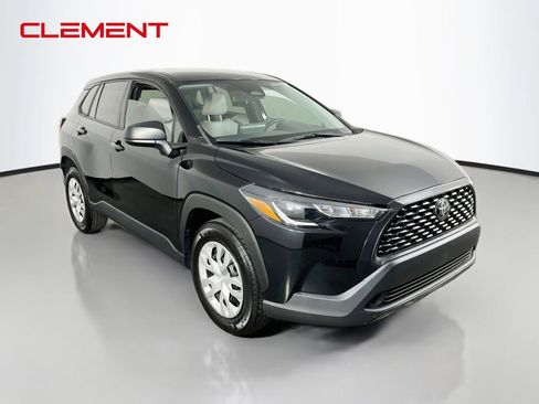 Used 2024 Toyota Corolla Cross L FWD image 3