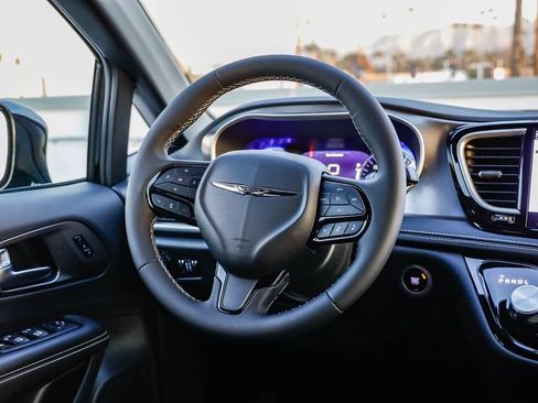 New 2026 Chrysler Pacifica Select w/ S Appearance Package image 16