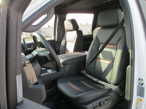 New 2026 GMC Sierra 2500 AT4 image 11