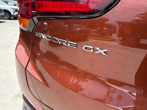 Used 2021 Buick Encore GX Essence w/ Advanced Technology Package FWD image 10