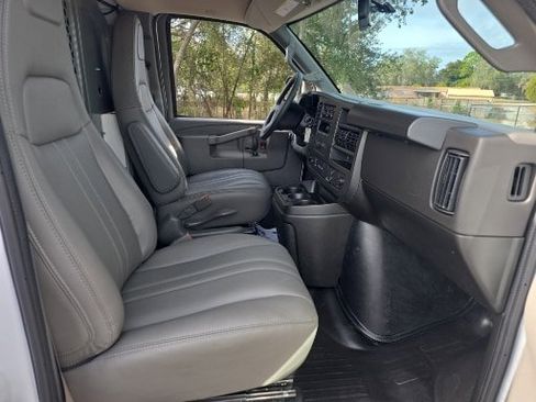 Used 2025 Chevrolet Express 2500 w/ Driver Convenience Package image 15
