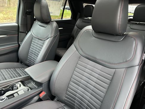 New 2026 Ford Explorer ST-Line w/ ST-Line Street Pack image 32