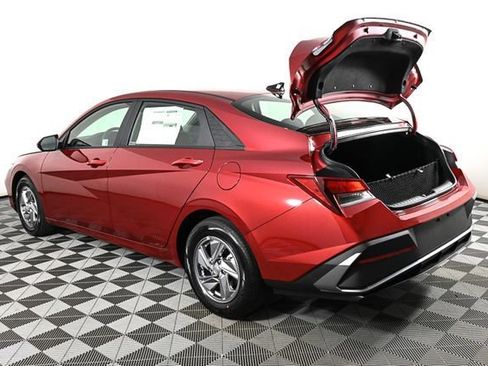 New 2026 Hyundai Elantra SE image 7