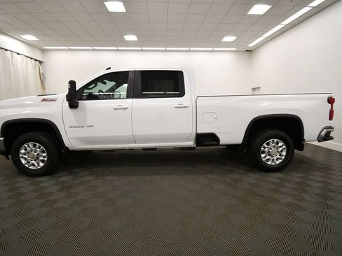 Used 2023 Chevrolet Silverado 3500 LT w/ Convenience Package AWD/4WD image 4