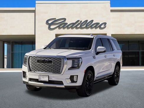 Used 2021 GMC Yukon Denali w/ Denali Premium Package image 9
