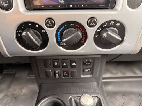 Used 2007 Toyota FJ Cruiser 4WD image 28