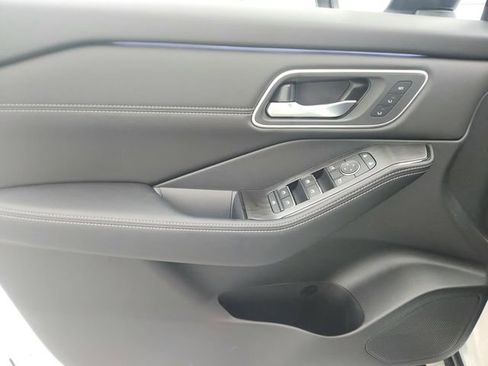 New 2026 Nissan Rogue Platinum w/ Platinum Premium Package image 36