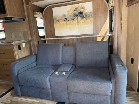 Used 2015 Mercedes-Benz Sprinter 3500 image 27