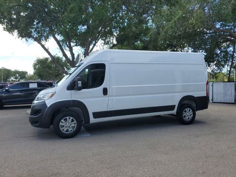 Used 2026 RAM ProMaster 2500 w/ Storage Group FWD image 4