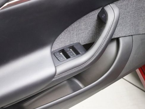 Used 2022 Tesla Model S AWD image 24