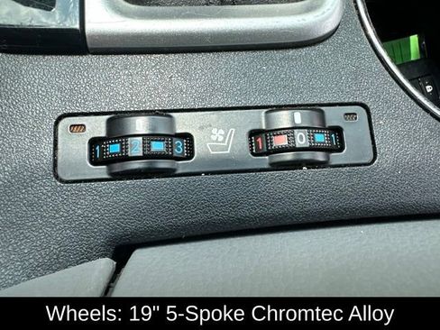 Used 2016 Toyota Highlander Limited Platinum AWD/4WD image 23